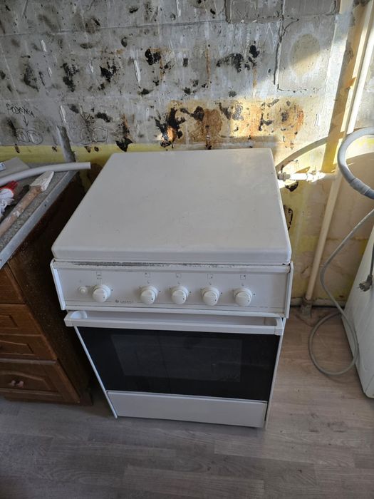 Газовая плита продам