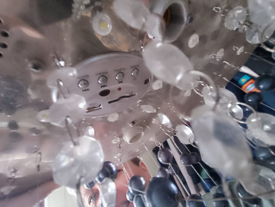 Люстра современная музыкальная