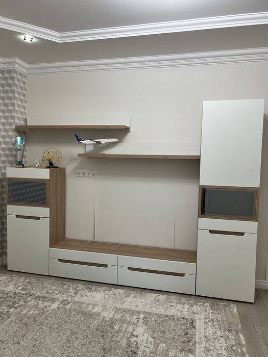 Продам стенку в зал