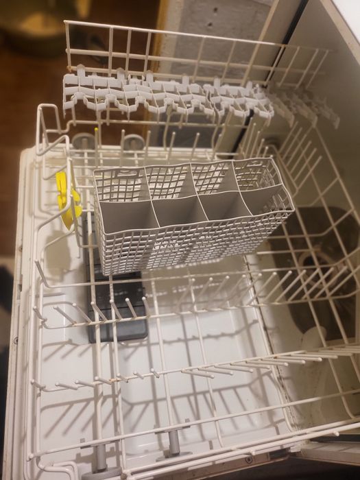 Съдомиялна Electrolux