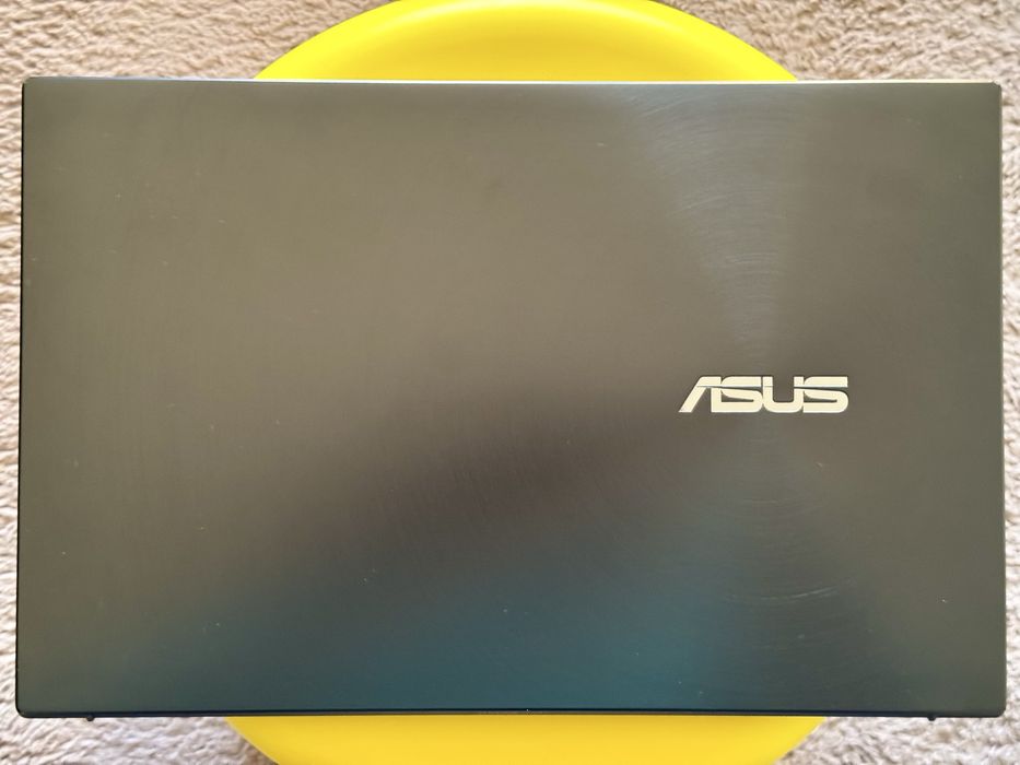 laptop Asus ZenBook 14 inch, cu procesor i7 11th Gen, 16GB RAM, 512GB M.2 NVMe, Win 11 Pro ( UX425EA )