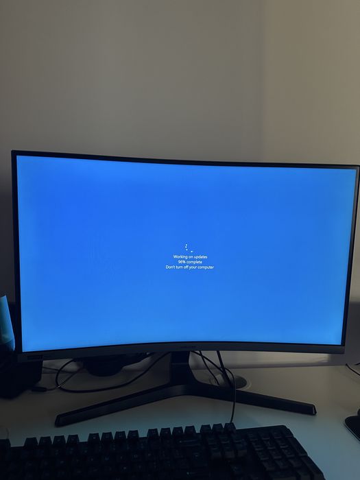 Vând PC Gaming / Workstation