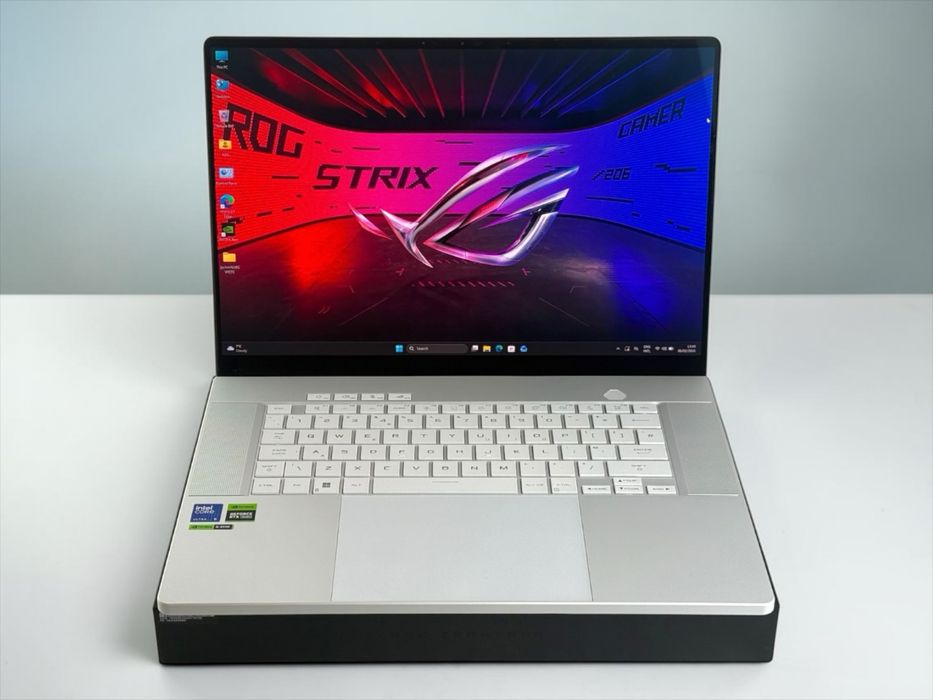 НОВ Геймърски Лаптоп Asus ROG Zephyrus G16 OLED 240Hz Ultra 9 32RAM 1TB RTX 4070 Гаранция!