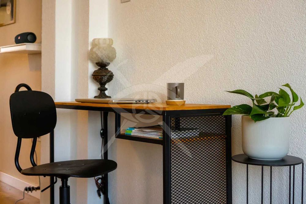 Продава се Двустаен апартамент в София, Център - 56 кв.м за 4286 €/кв.м - Снимка #12