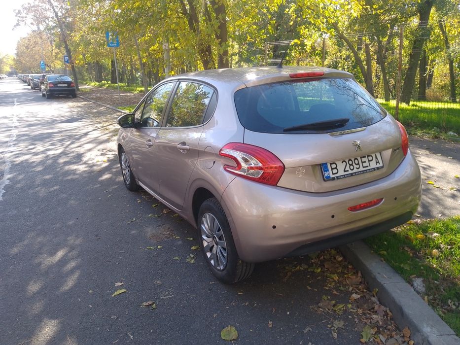 Peugeot 208 1,2 /24000km