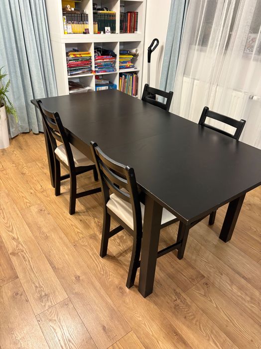 Masa extensibila ikea si 4 scaune
