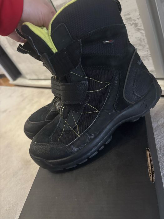 Боти и маратонки Adidas Lee cooper и други