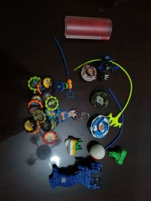 Yugi, bey blade, pokemon, spider, batman, pokemon, action man, scooby.