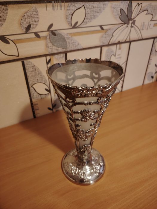 Продам вазу из мельхиора