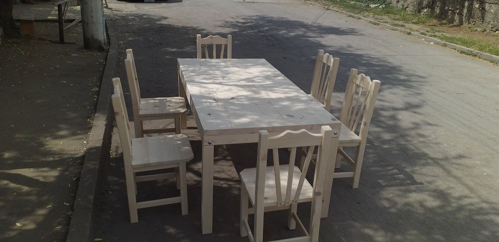 Маси и столове от масив