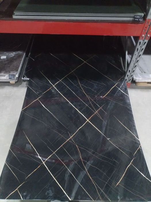 Гибкий мрамор, бамбуковые панели.