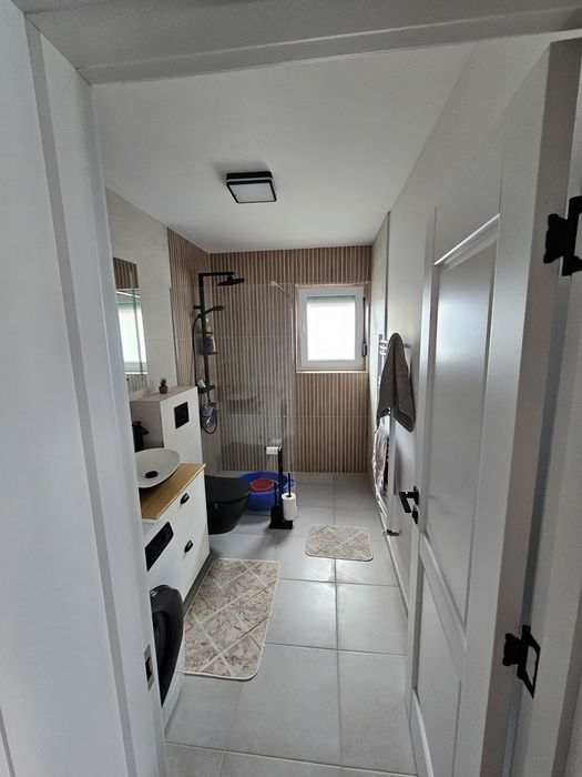 Proprietar vând casă individuală cu 5 camere în Hărman
