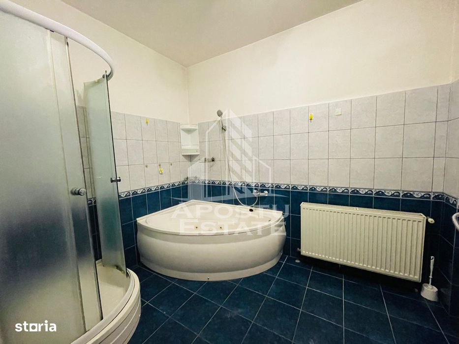Apartament cu 3 camere la vila/ zona Intim/ 140 mp