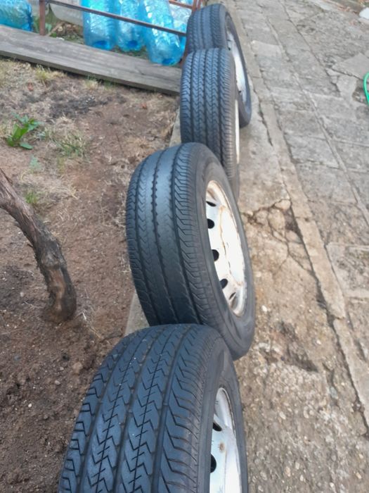 Бусови джанти с гуми