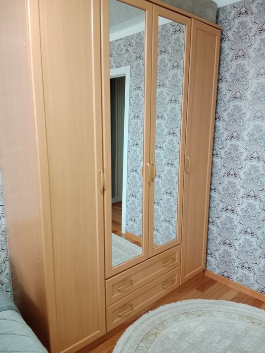 Продам спальный гарнитур
