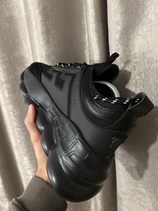 Versace chain reaction