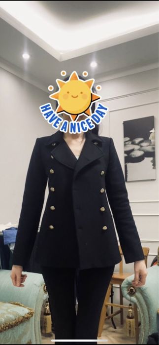 Жакет черный с золотыми пуговицами