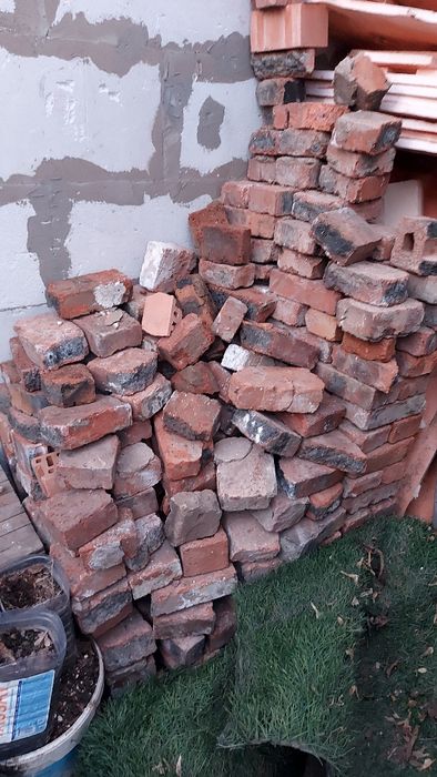 Кирпичи продам !
