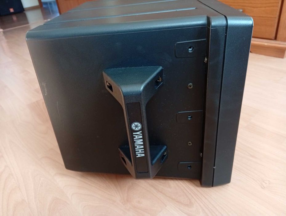 Yamaha EMX 66m пулт мишпулт с стъпало 2х300 вата