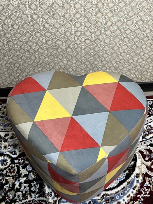 Пуфик в форме сердца