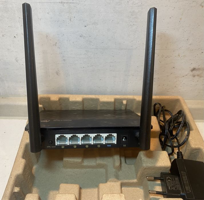 Безжичен рутер ASUS RT-N12E, N300 - Използван