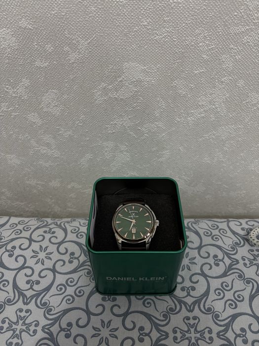Продам Часы Daniel Klein