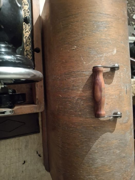 Продам швейную машинку