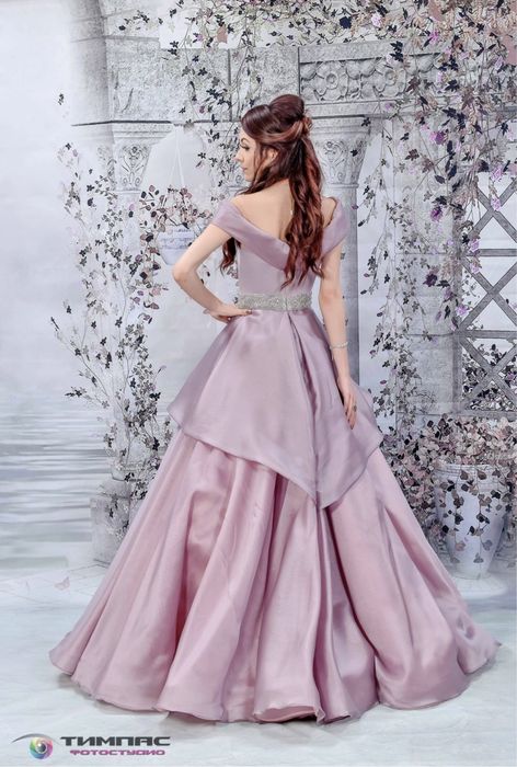 Дизайнерска бална рокля