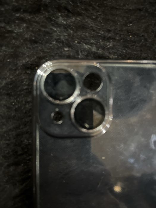 ПРОДАВАМ калъф прозрачен за iphone 13 чист