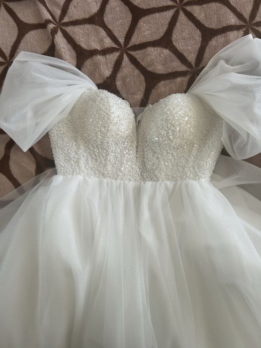 Rochie de mireasa A-line