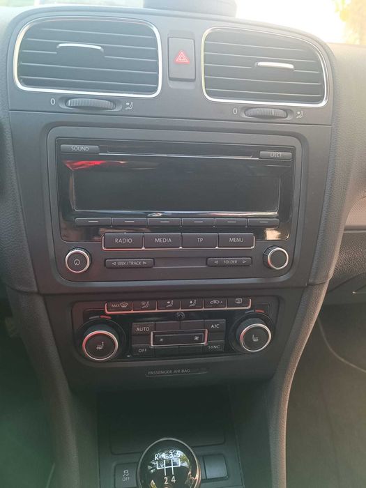 Vand  autoturism Wv Golf an fabric. 2013, diesel,1600 cmc, 77 kw, break, culoare maro metalizat, 178116 km in crestere.