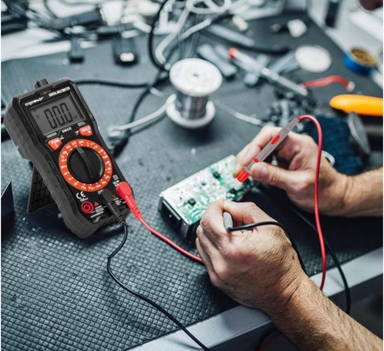 Tester electric multimetru digital măsoară tensiunea AC și DC