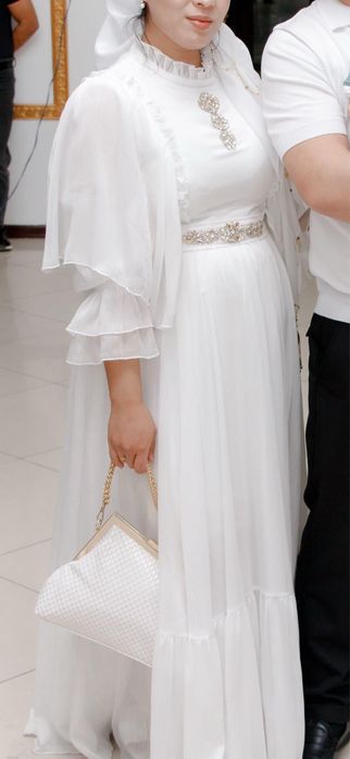 Платье белый со стразами