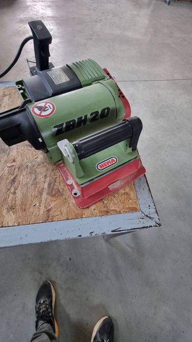 Rindea electrica profesionala