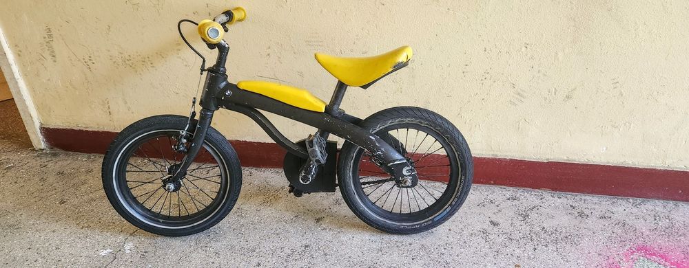Bicicleta BMW Kidsbike 14", modelul de copii 2-în-1