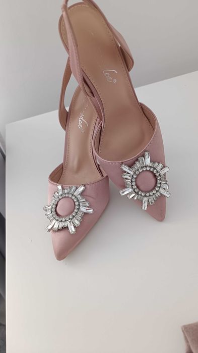 Пролетни елегантни обувки на ток