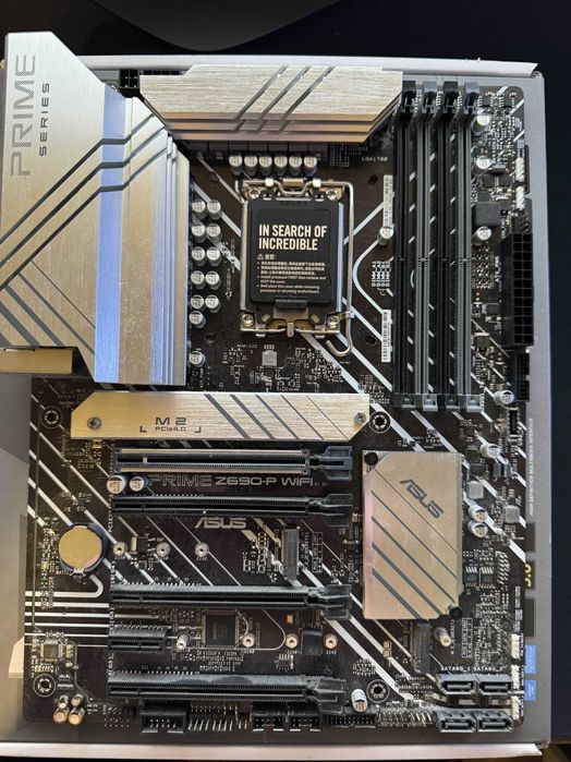 Asus Z690-P WiFi DDR5 + Intel Core i7-12700K + 32GB RAM HyperX