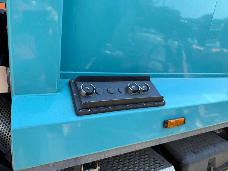 Autoutilitară Gunoieră MERCEDES BENZ ECONIC EURO 5 EEV