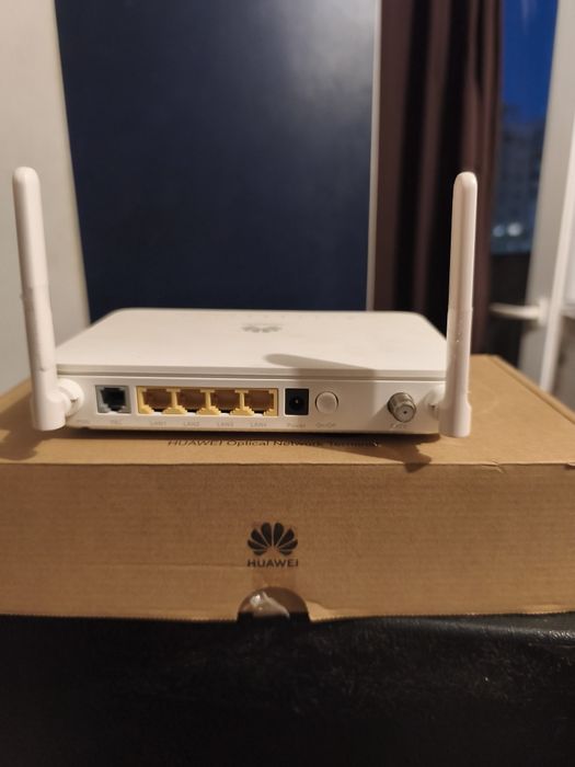 Router wireless HUAWEI nou - în Arad