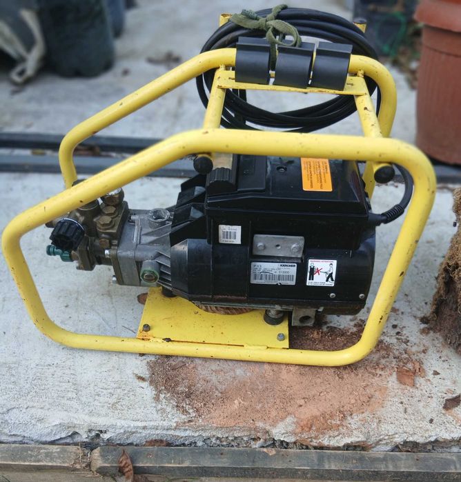 Професионална монофазна Водоструйка KARCHER