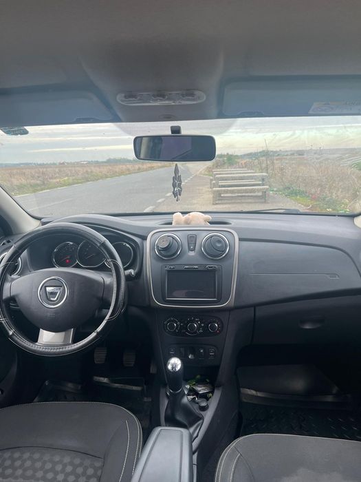 Vând Dacia Logan