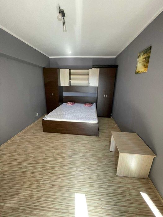 Inchiriez apartament