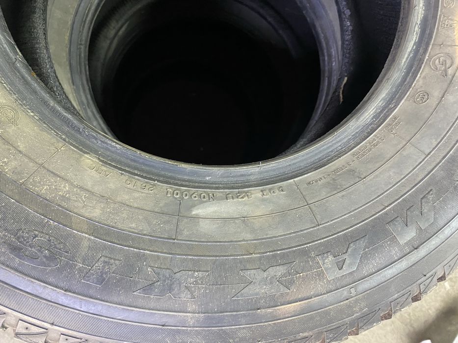 на 16 265/70  Максис