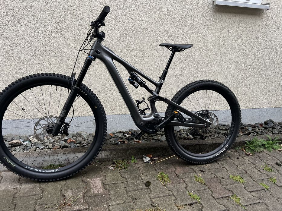 Specialized Turbo Levo Full-Suspension – E-MTB ca Nouă (576 km), Origine Germania