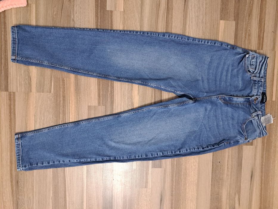 Blugi MOM , mărime M, PIECES