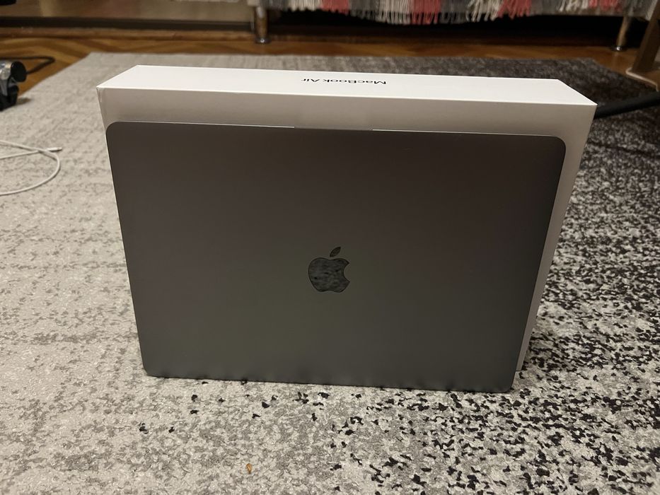 MacBook air 13 inch 256 gb