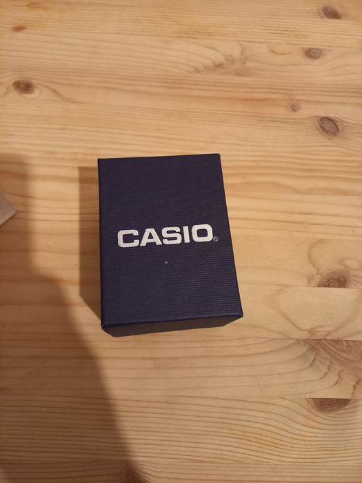 Продам женские часы