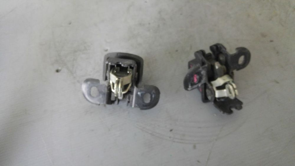 broasca set mecanism stanga spate portbagaj dacia logan mcv 8200509135