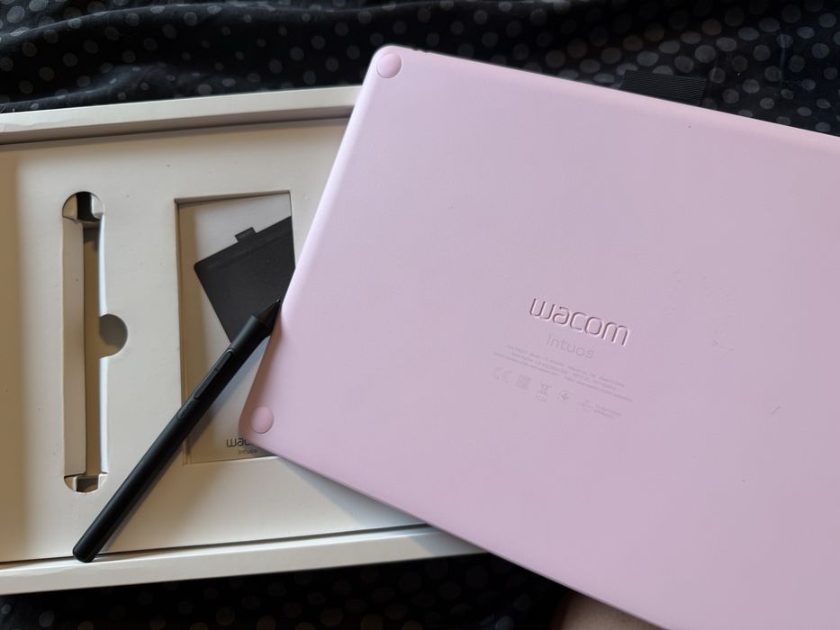 Графичен таблет wacom Intos M, Bluetooth,berry