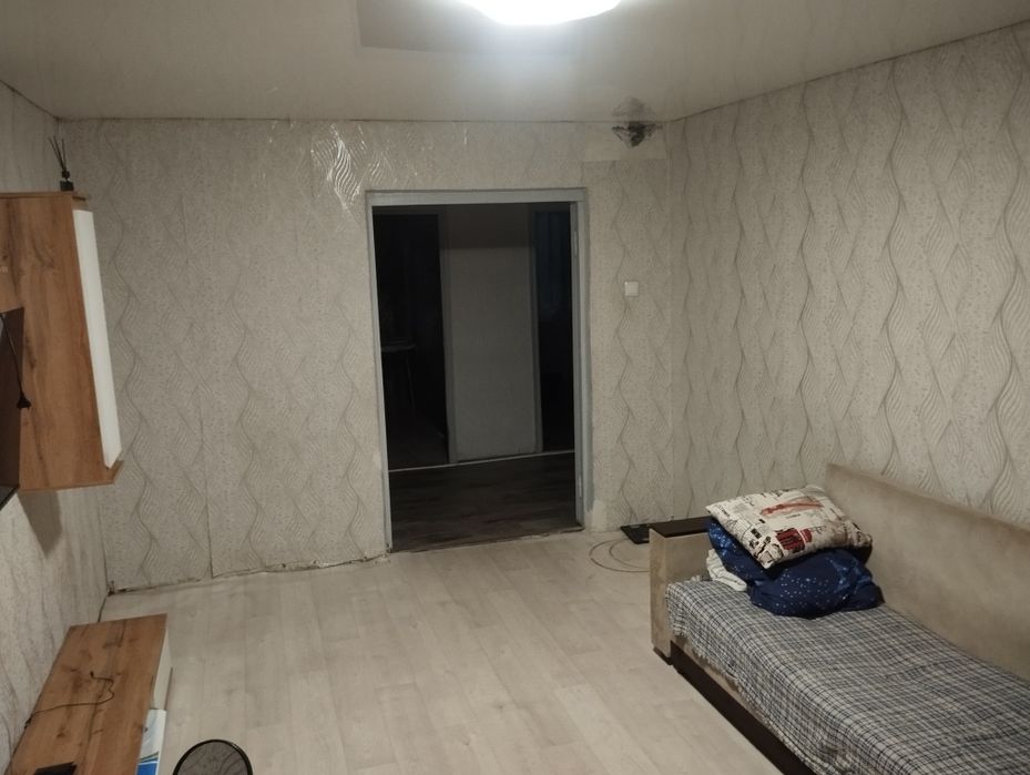 Продам квартиру на ЖБИ узенка